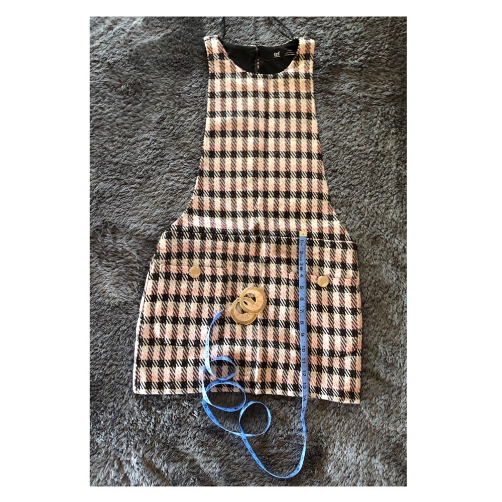 Dress - Picture 2 of 4